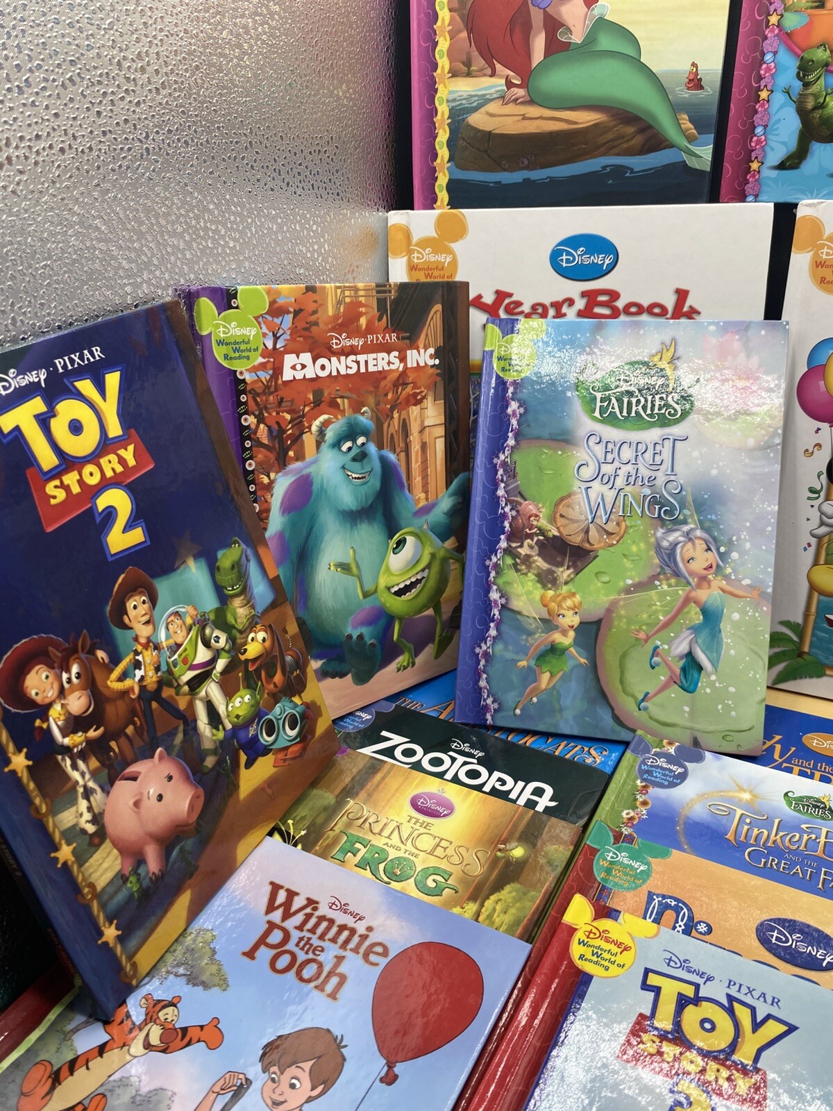 2010&rsquo;s Disney&rsquo;s Wonderful World of Reading Lot 23 Hardcover Books