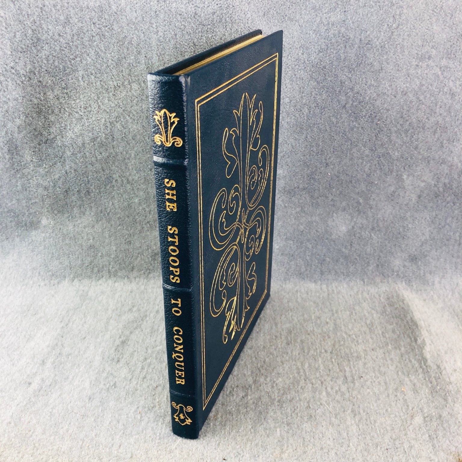 She Stoops to Conquer Goldsmith Easton Press Collector&rsquo;s Edition Illustrated