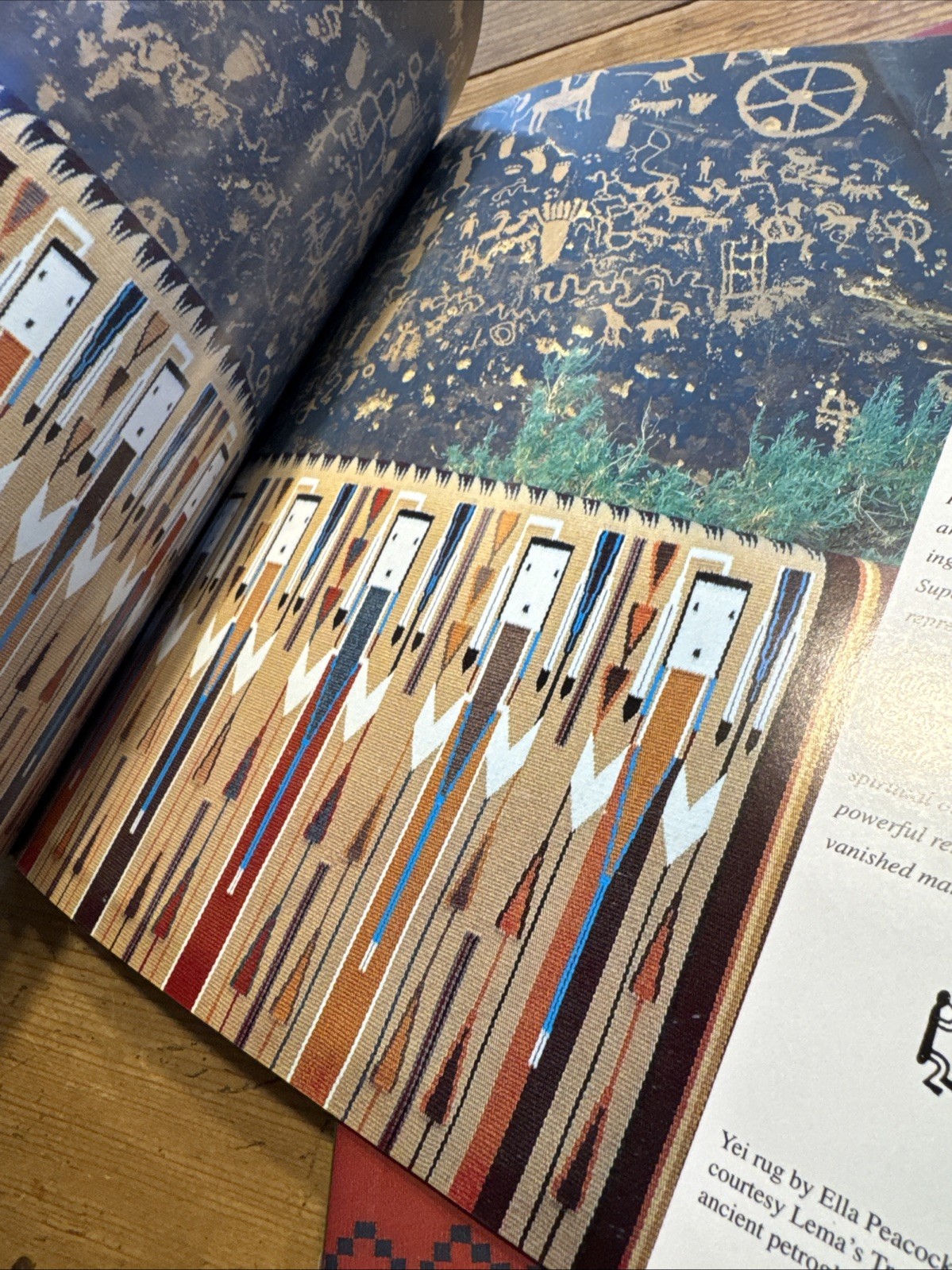 WEAVING A WORLD TEXTILES THE NAVAJO WAY OF SEEING + Woven Spirit Southwest Books