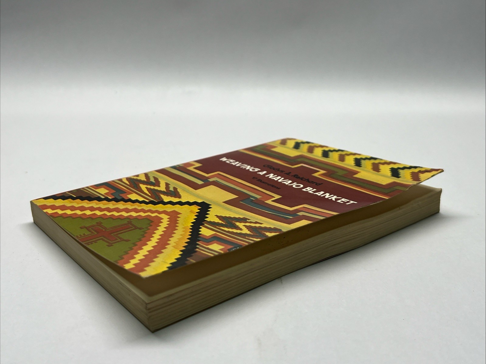 Weaving a Navajo Blanket by Gladys A. Reichard (2011, Paperback