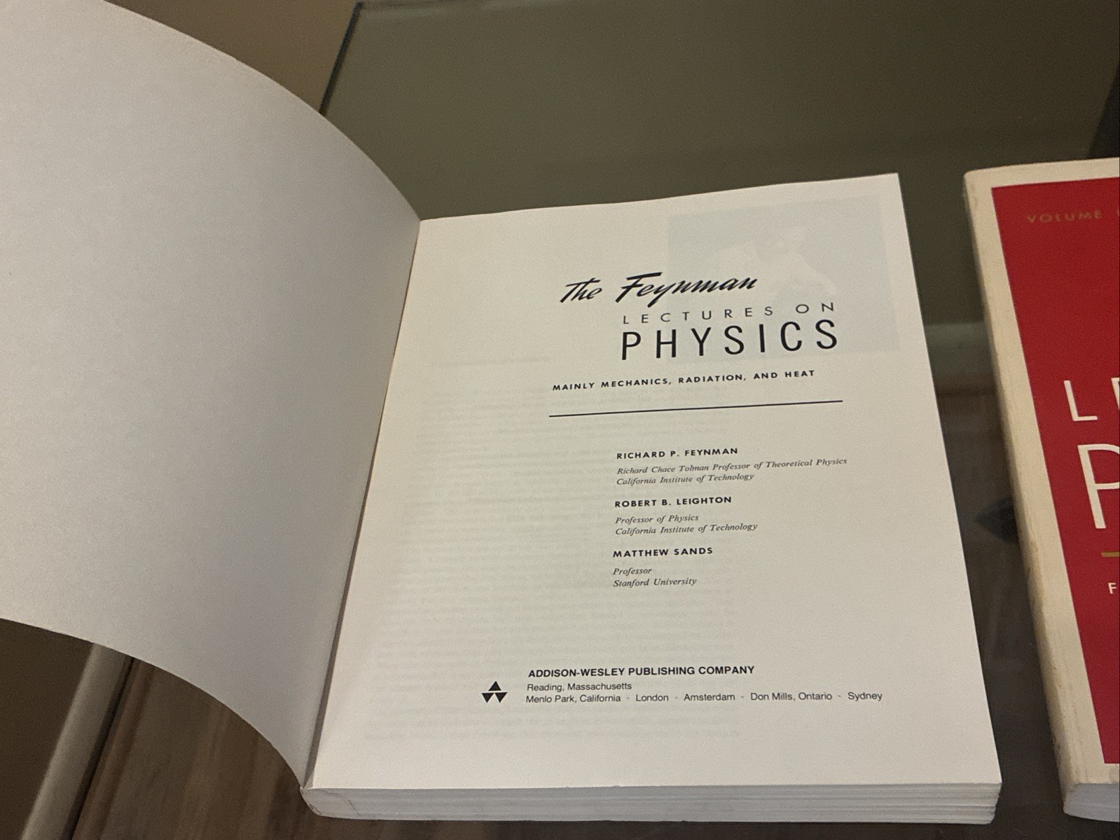 The Feynman Lectures On Physics SET Volumes 1 & 2 PLUS Feynman’s Rainbow *NICE*