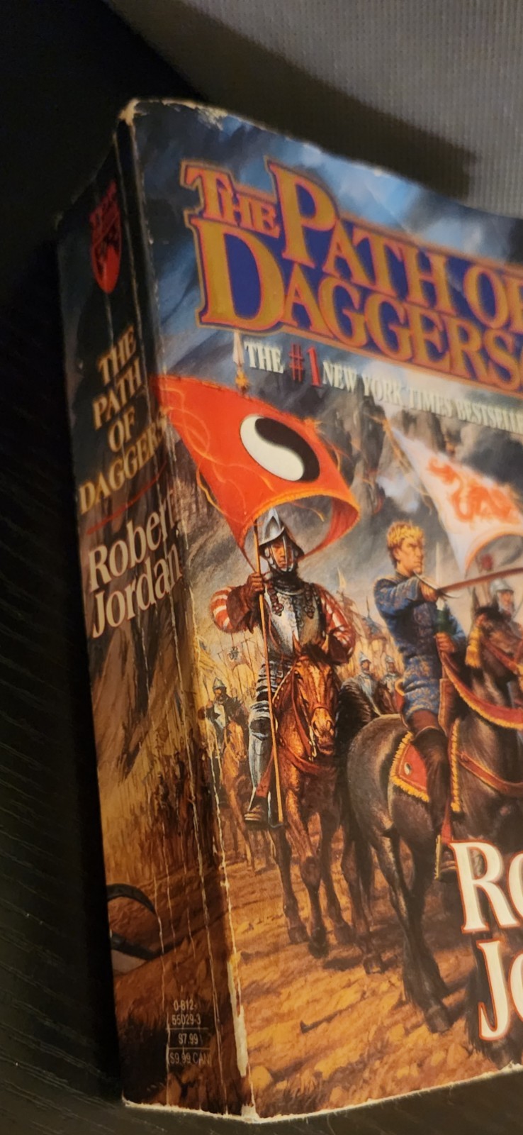 Path of Daggers Book 8 of &lsquo;the Wheel of Time&rsquo; by Robert Jordan (1998 paperback)