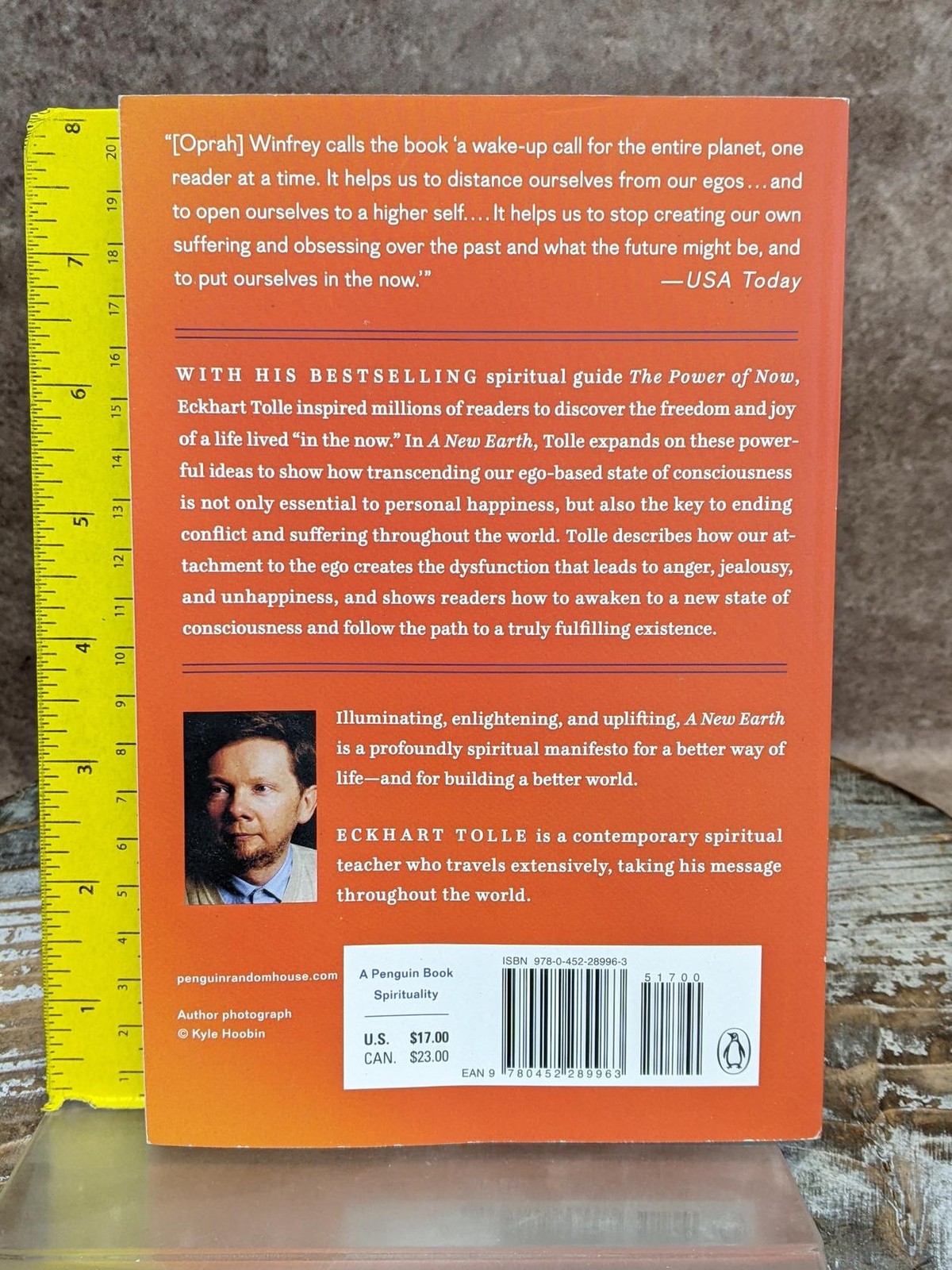 A New Earth: Awakening to Your Life&rsquo;s Purpose by Eckhart Tolle Paperback Book