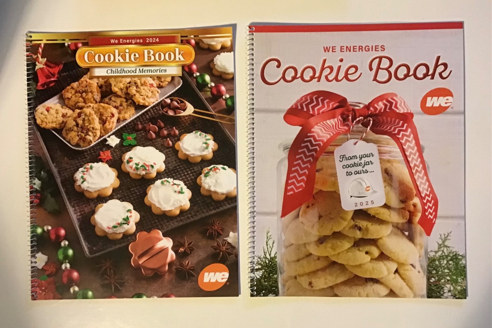 Lot Of 21 We Energies Cookie Books Wisconsin Electric 2006-2025 + 1998 Cooky