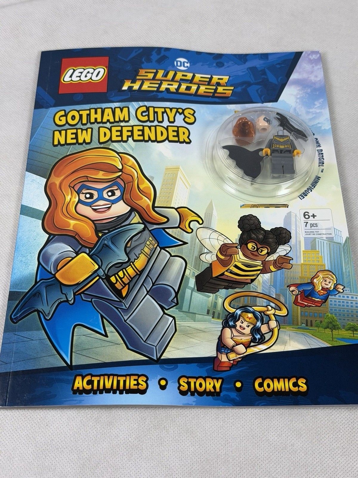 LEGO DC Super Heroes: Gotham City&rsquo;s New Defender by AMEET . NEW