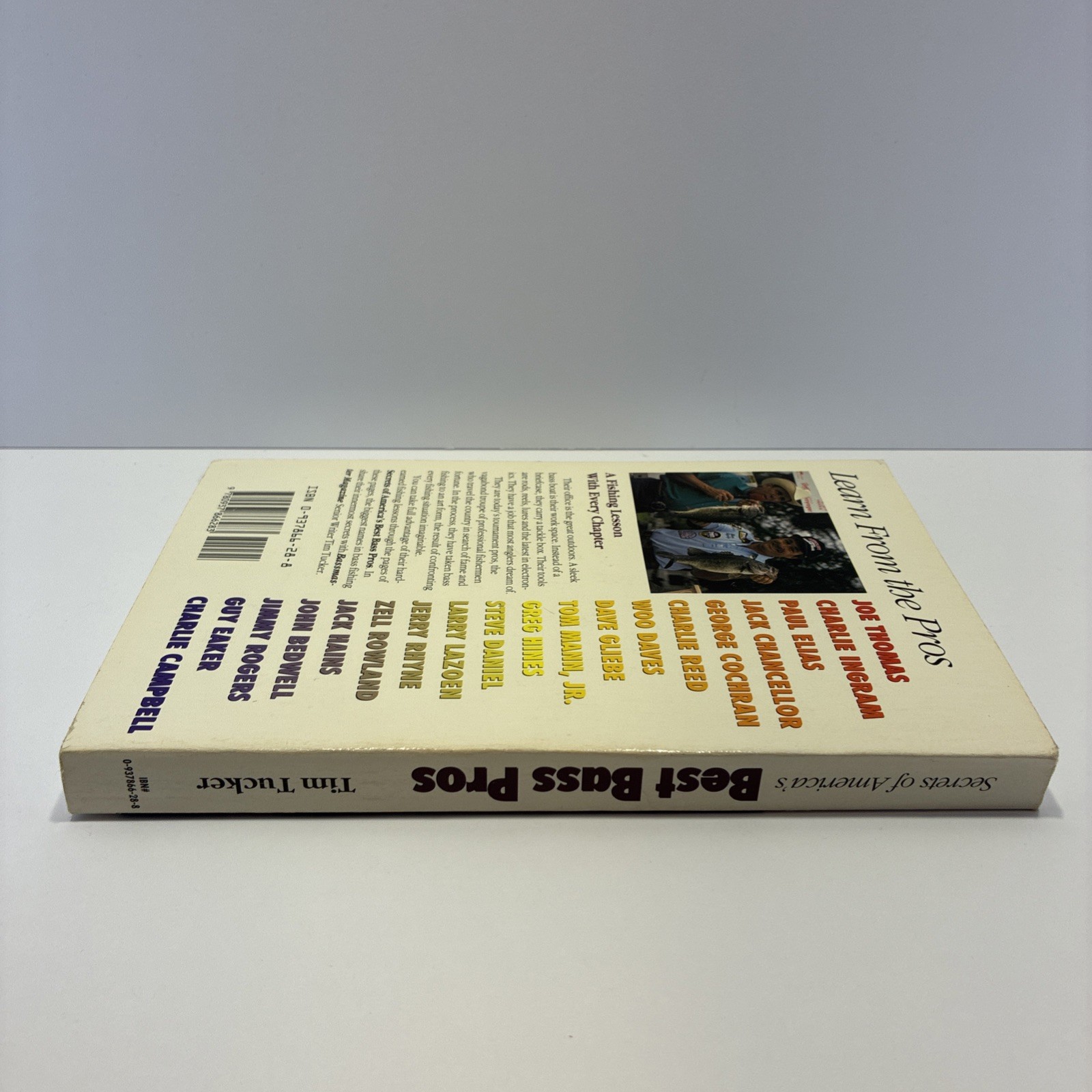 SECRETS OF AMERICA&rsquo;S BEST BASS PROS By Tim Tucker Paper Back 244 pages