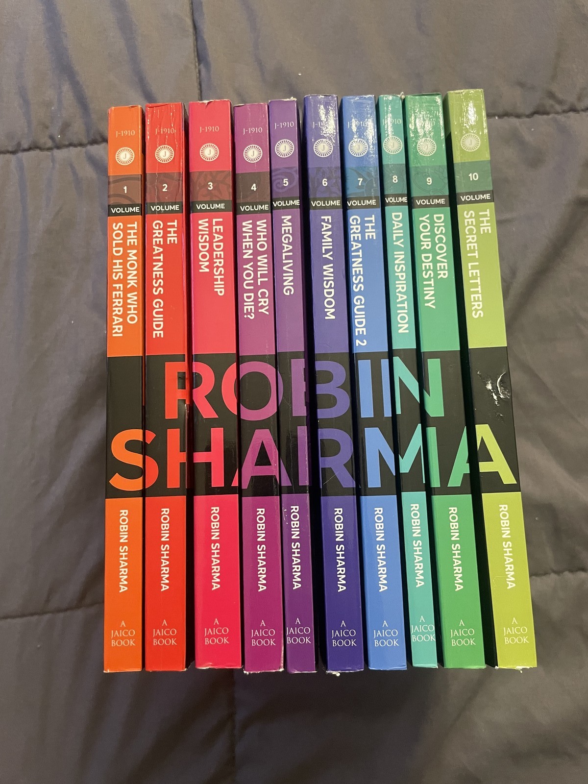 Robin Sharma Collector&rsquo;s Edition 10 Volume Pack The Monk Who Sold His Ferrari