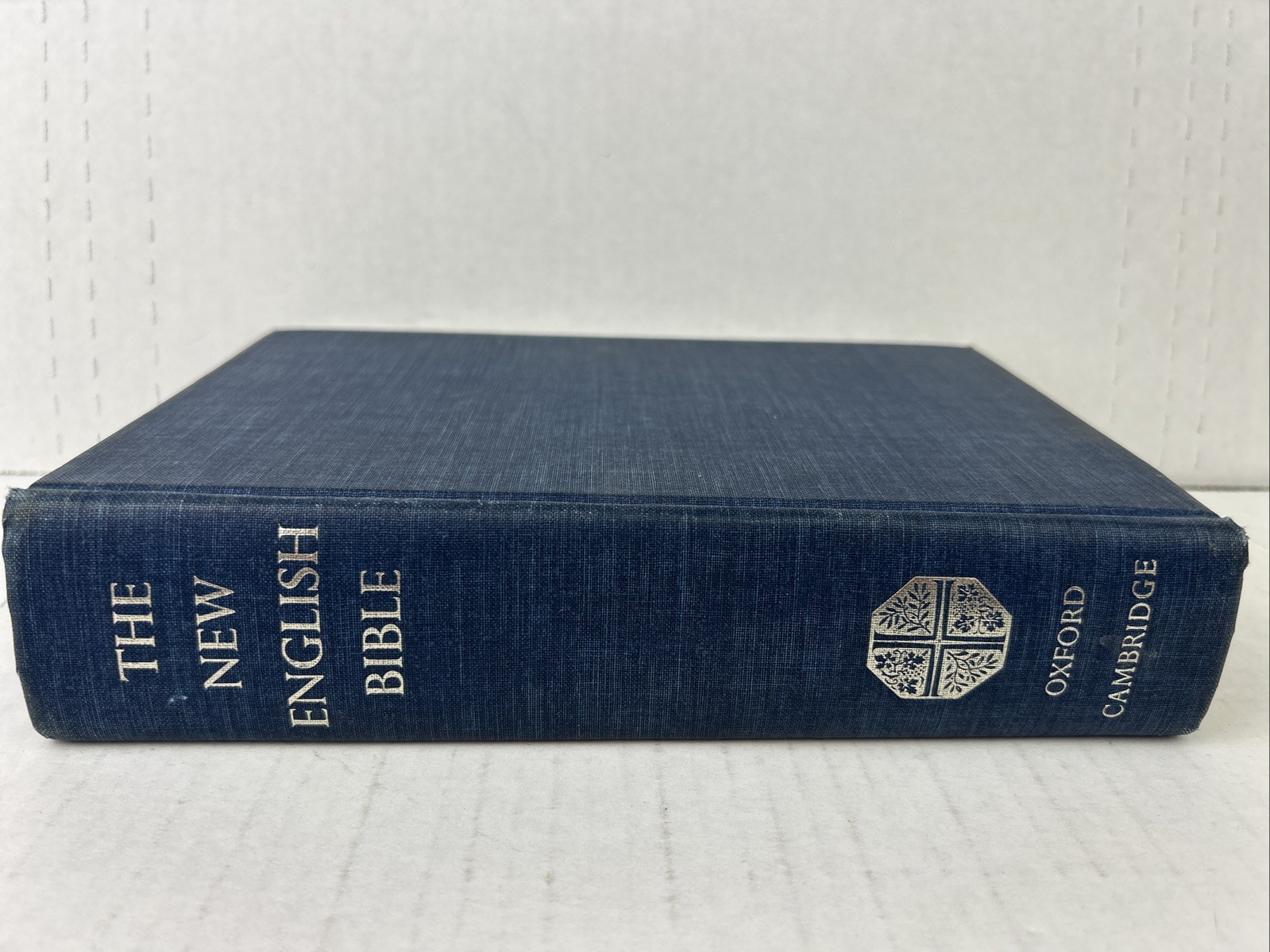 The New English Bible Oxford Cambridge Vintage 1970 Blue Vintage Book
