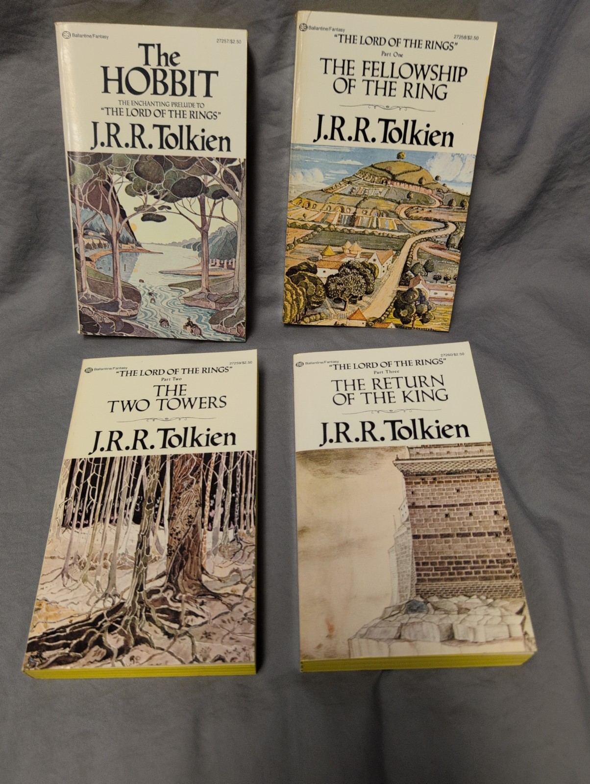 Lord of the Rings Gold Box Set: J. R. Tolkien. Vol. 1-4 Ballentine Books. 1978