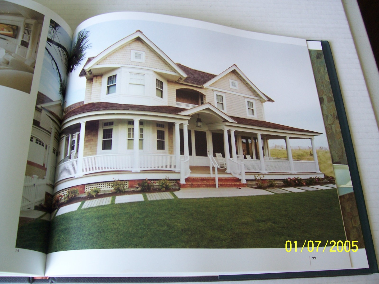 Coffee Table Book: Grand American Home – HB w/DC – 9 1/2&Prime; x 10 1/4&Prime; w/124 Pages
