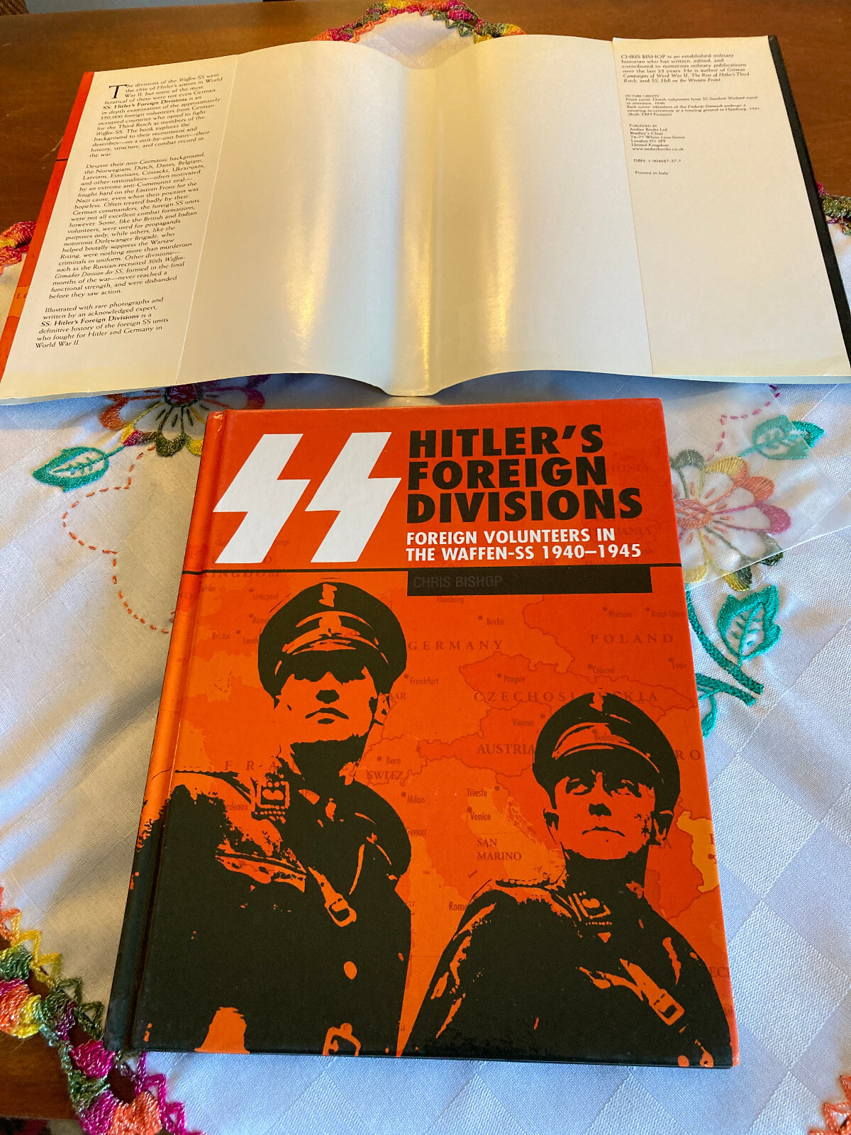 CHRIS BISHOP Hitler&rsquo;s Foreign Divisions 1940 SS Volunteers ©2005 Amber Books Ltd