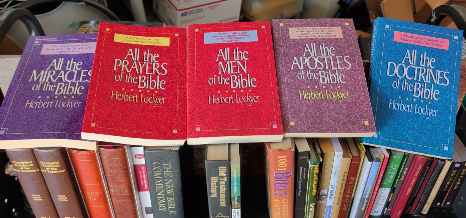 MINISTER&rsquo;S BIBLE & BOOK LOT J4: 4 Bibles/Theology/History/Reference/Sermons WOW