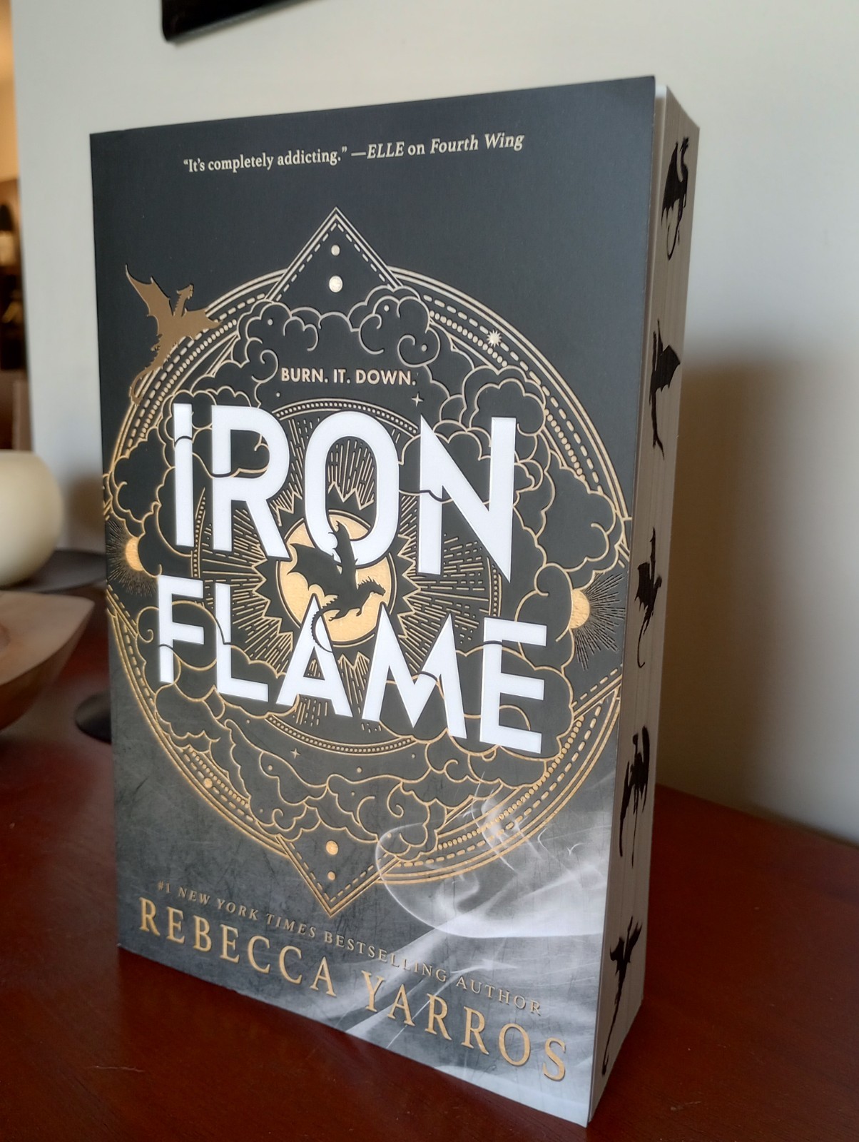 Iron Flame (The Empyrean, 2) – Paperback, by Yarros Rebecca – Good