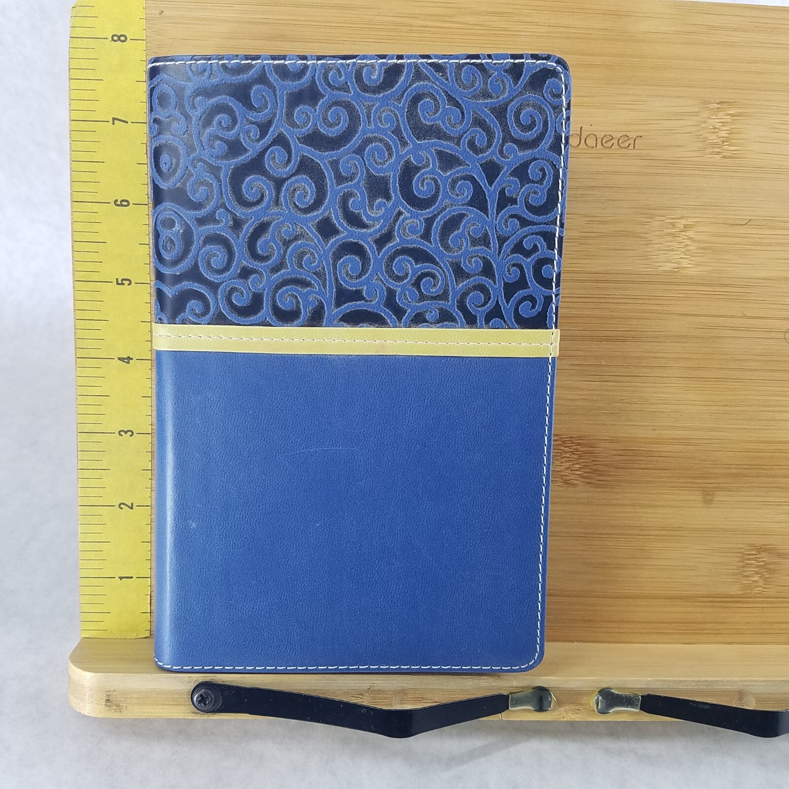 Women&rsquo;s Devotional Bible by Zondervan Staff (2012, Blue Leather, Special)