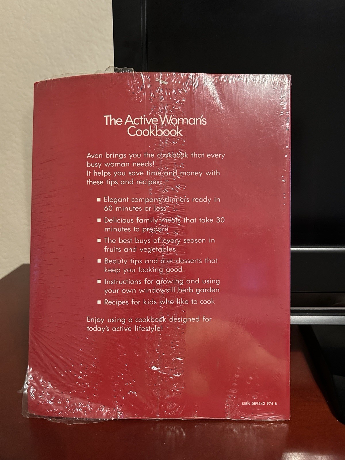 Avon Active Woman&rsquo;s Cookbook – 80 pages – 1980 – Sealed