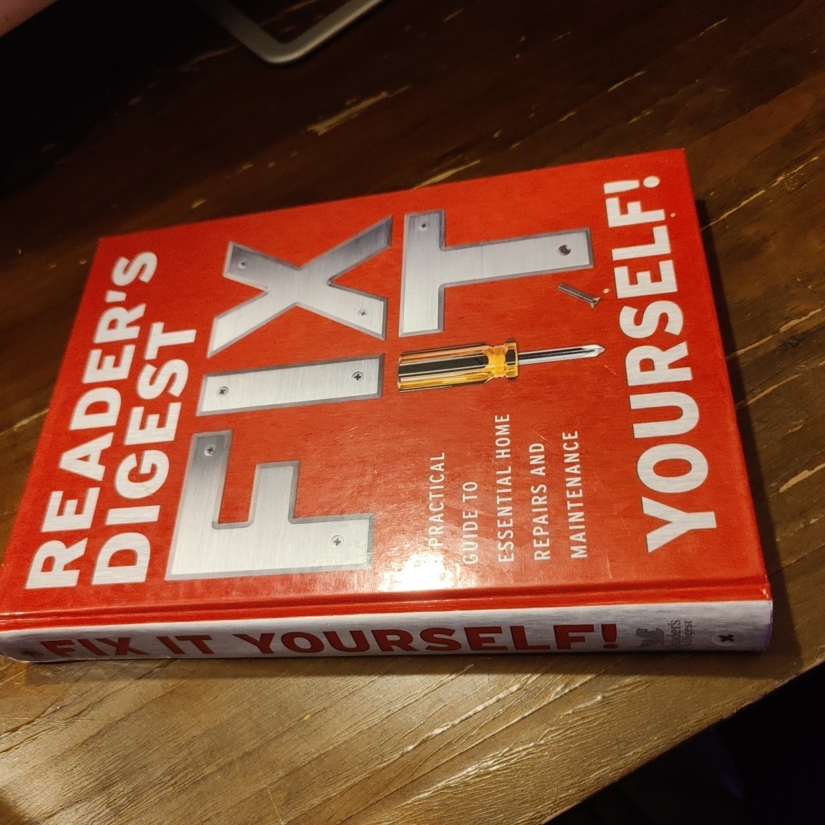 FIX IT – Readers&rsquo;s Digest 399 Pages **GOOD COPY**