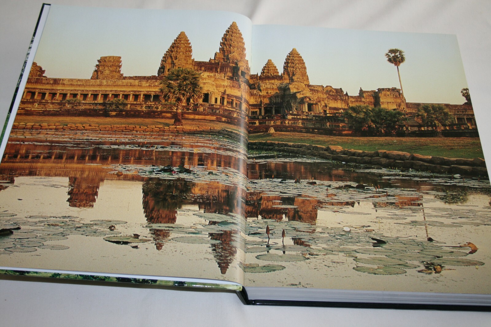 ARCHAEOLOGY TREASURES 2006 vmb Publishers Hardback 10.5&Prime;x14.5&Prime; 432 pages LKE NEW