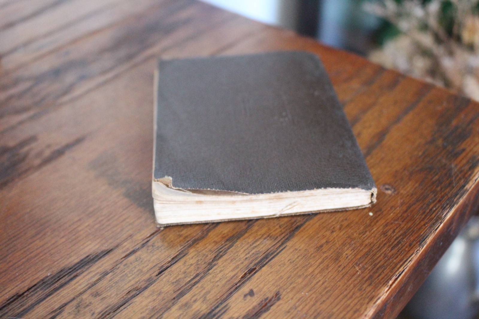 Little Leather Library – A CHRISTMAS CAROL Charles Dickens Antique Book 1920&rsquo;s