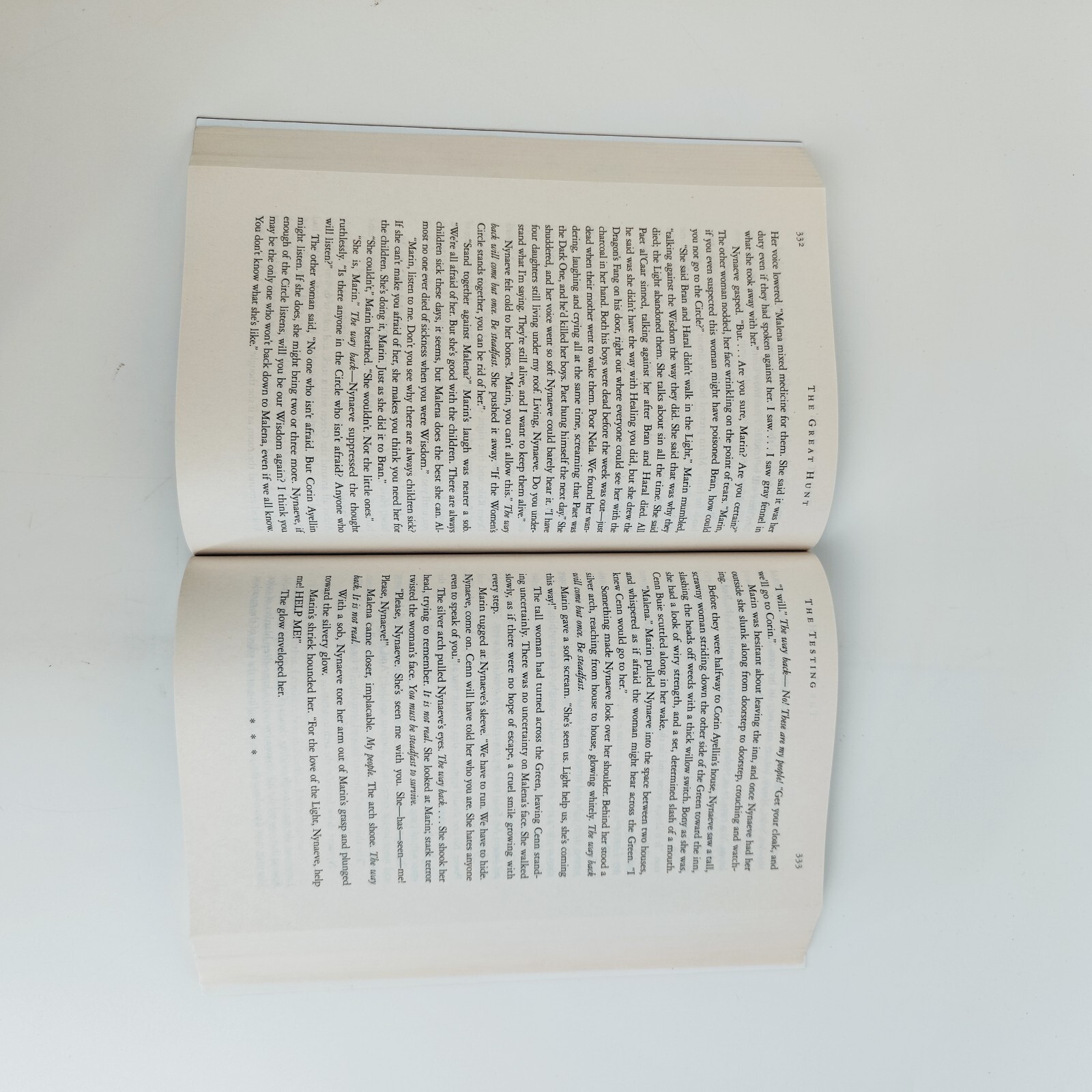 The Great Hunt (Wheel Of Time 2) Paperback By Robert Jordan 672 Pages