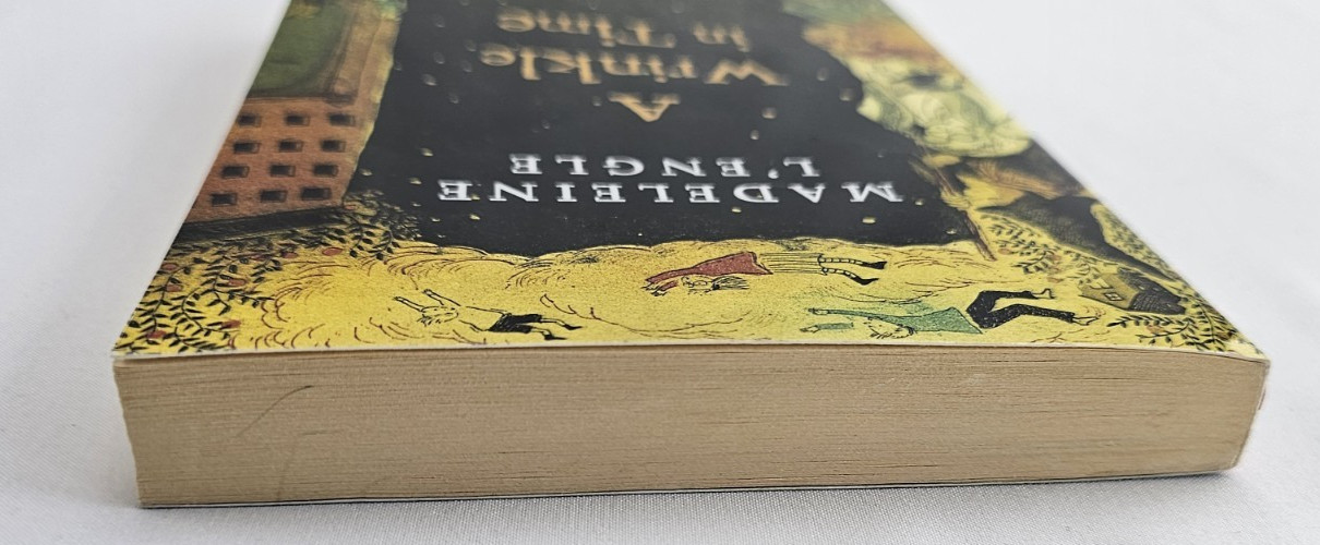 A Wrinkle in Time by Madeleine L&rsquo;Engle – Paperback Edition (ISBN: 9780312367541)
