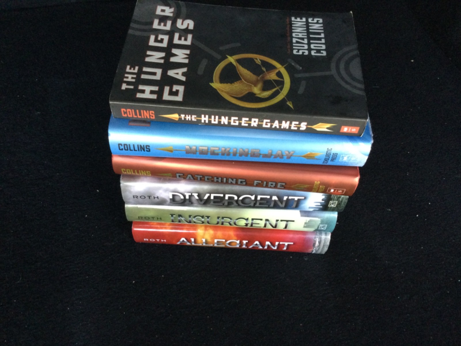 Hunger Games 3 Book Set (1PB/2HC) & Divergent 3 Books (3 HC) 6 Books in All VG
