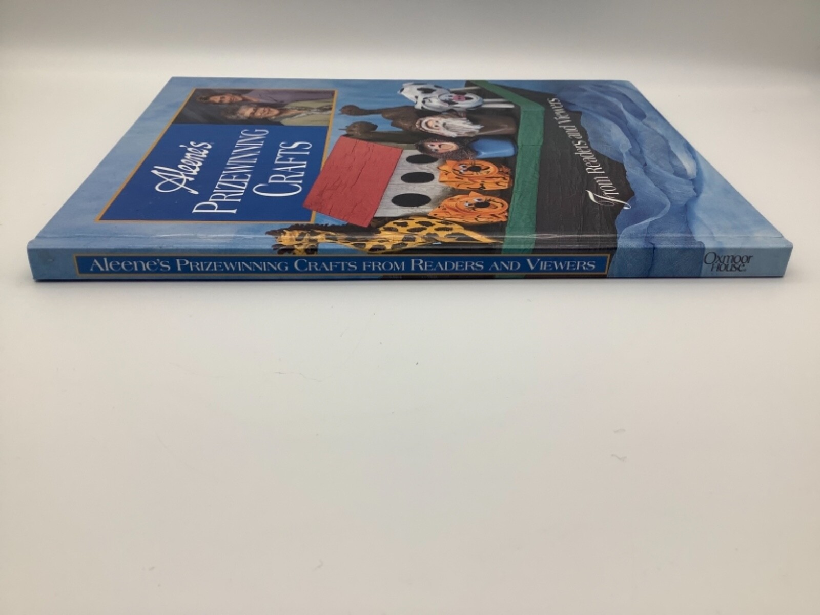 Aleene&rsquo;s Prizewinning Crafts ISBN 0-8487-1536-5, Pages 143, Looks Unused