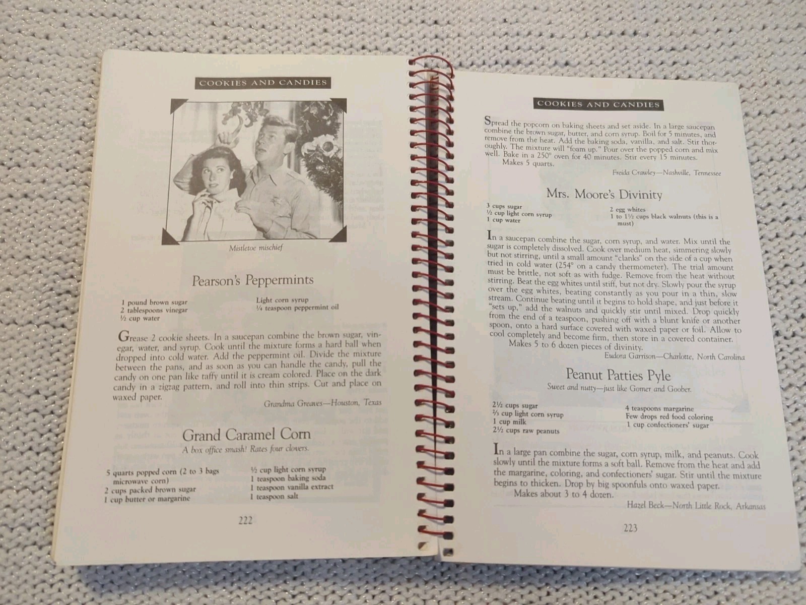 Aunt Bee&rsquo;s Mayberry Cookbook – Spiral-bound By Ken Beck and Jim Clark
