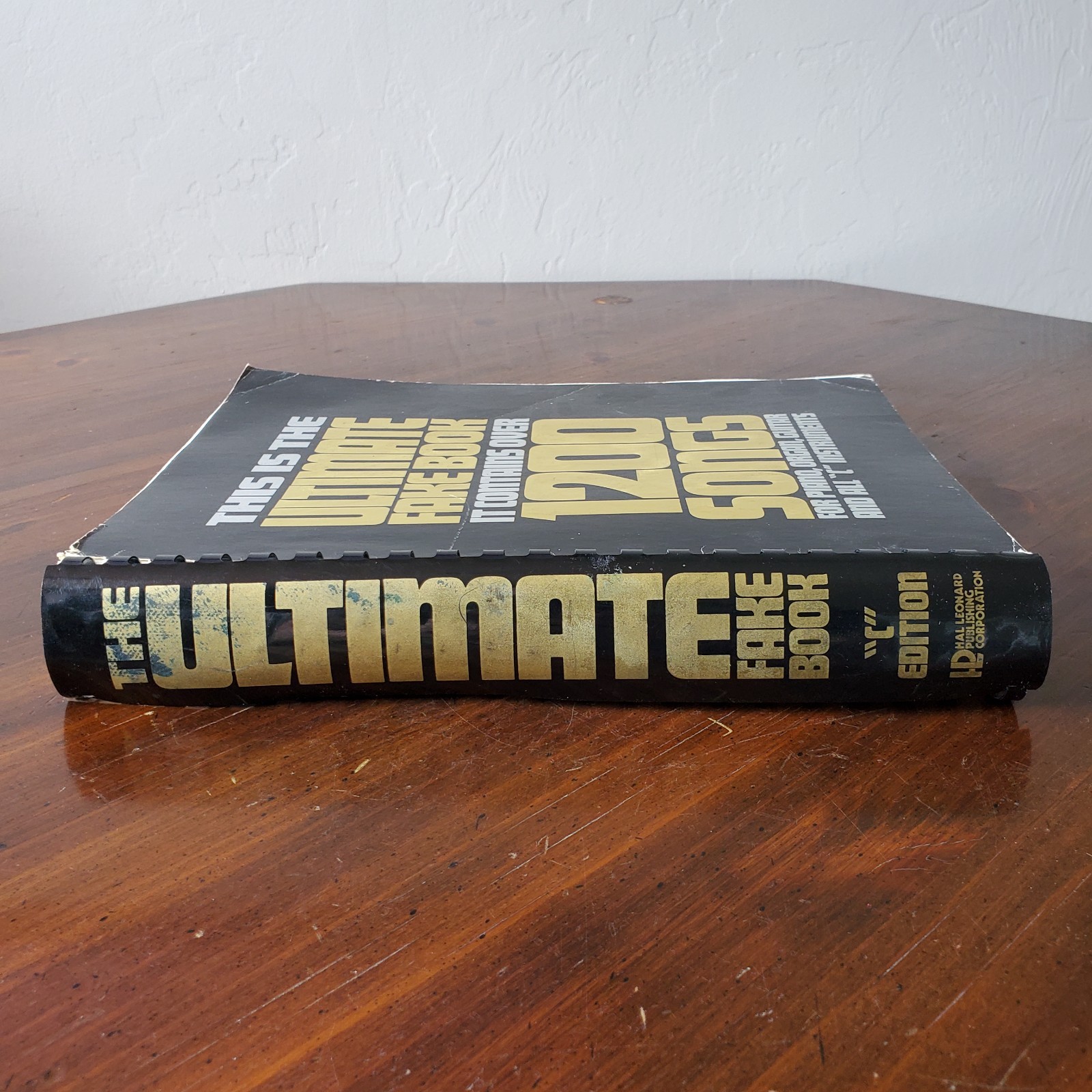 The Ultimate Fake Book: It Contains Over 1200 Songs for All C Instruments 1981