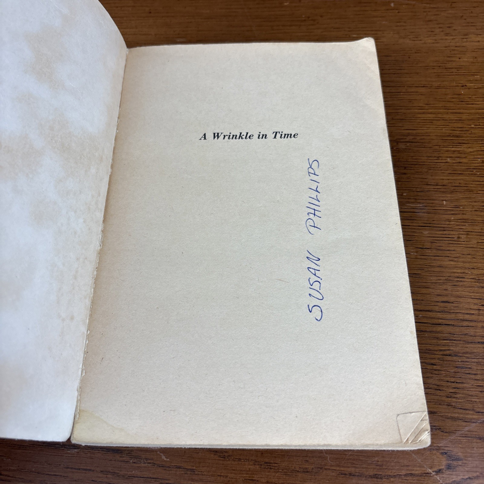 A Wrinkle in Time by Madeleine L&rsquo;Engle 1975 Dell Yearling