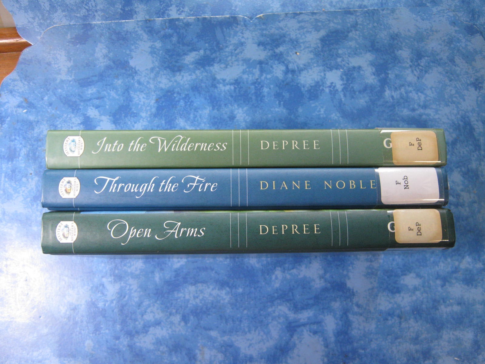 LOT OF 13 MYSTERY AND THE MINISTER&rsquo;S WIFE HC 2009 Guideposts VGC