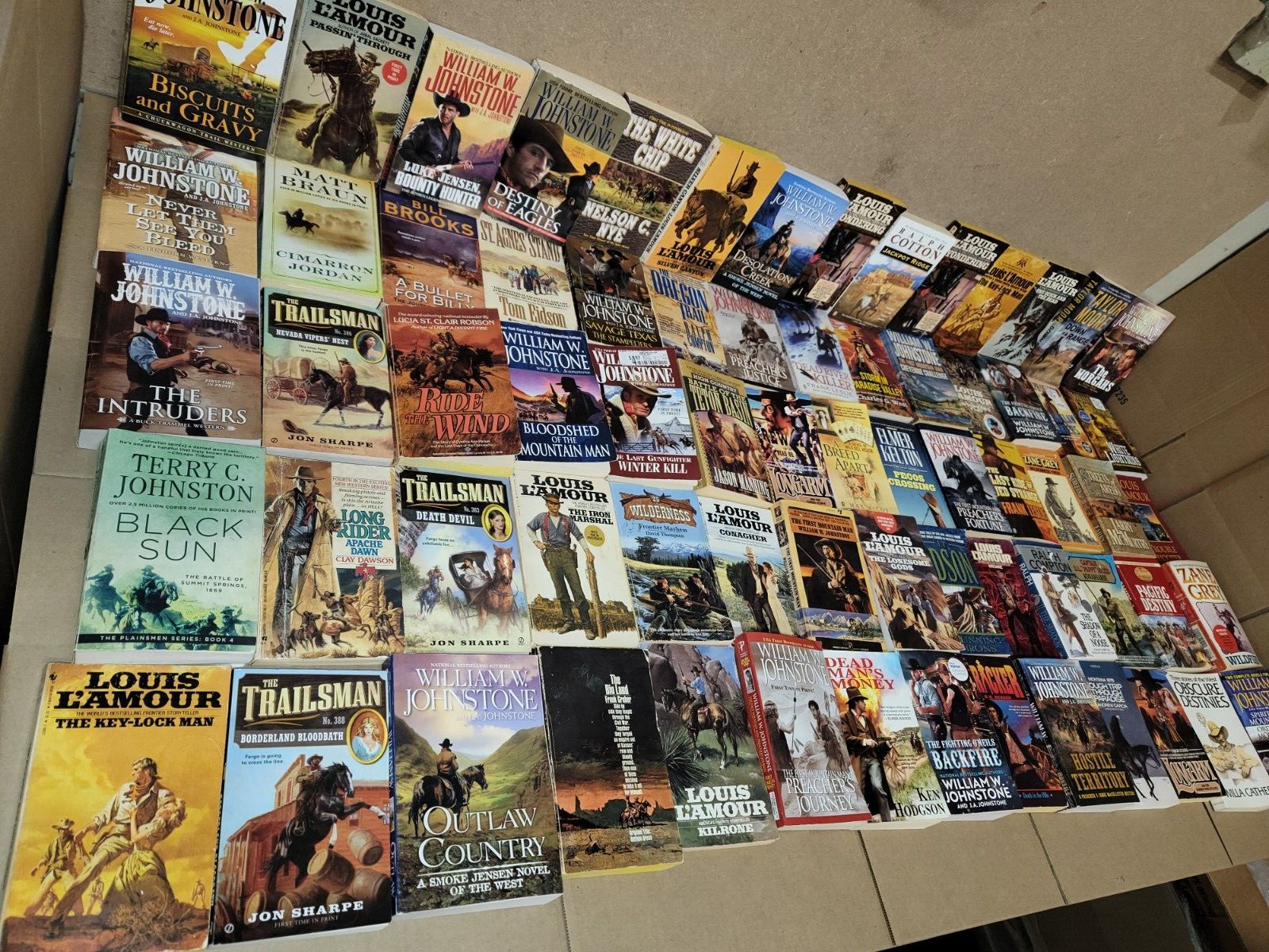 Lot of 10 Zane Grey Louis L&rsquo;amour Western Paperback Fiction Books MIX UNSORTED