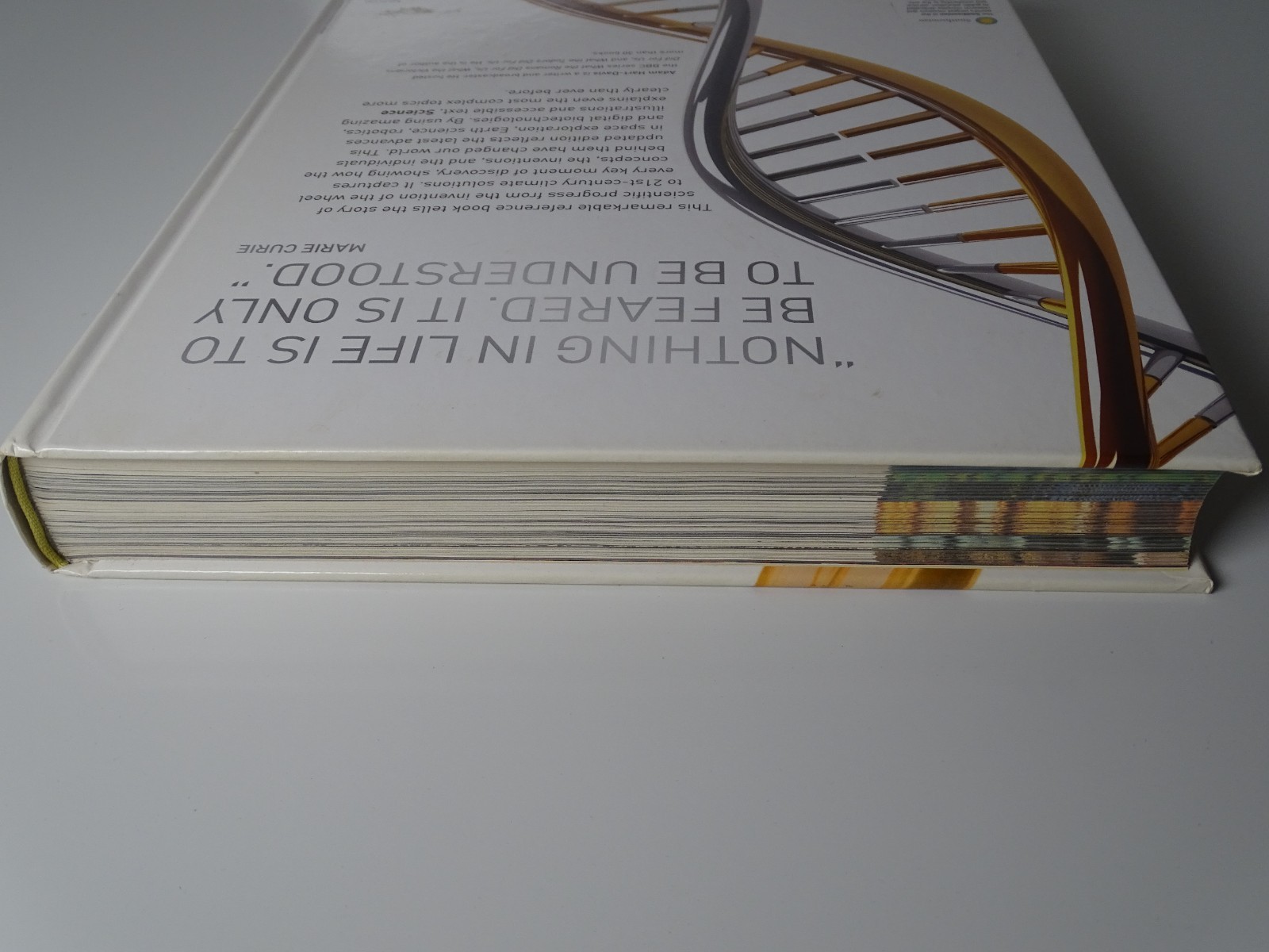 « Science: The Definitive Visual Guide / 512 Pages / Published In 2016
