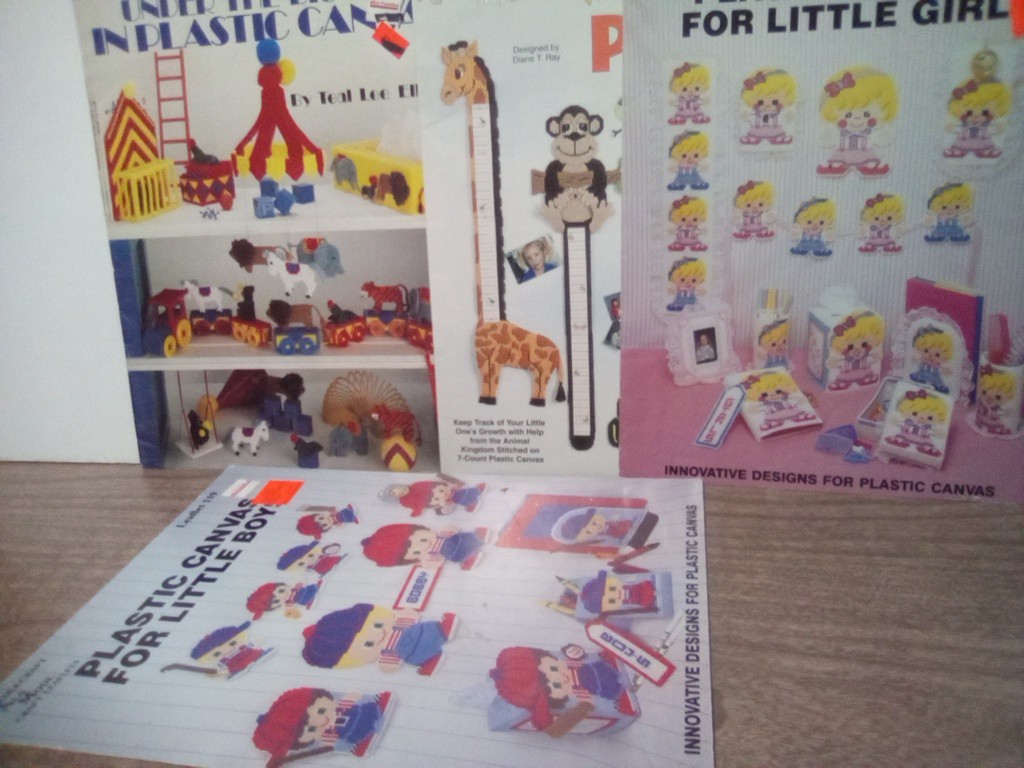 7 Plastic Canvas Lot Book/leaflet Childrens Toy & Room Decor My First Dollhouse