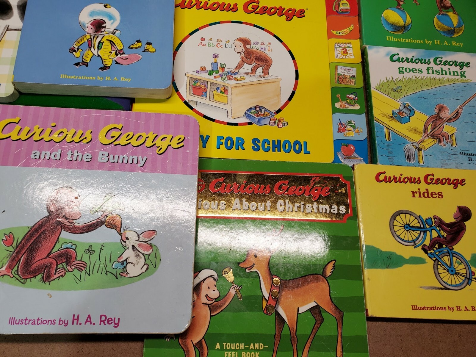Lot of 10 CURIOUS GEORGE Board Books by Margret & H. A. Rey « Random Mix »