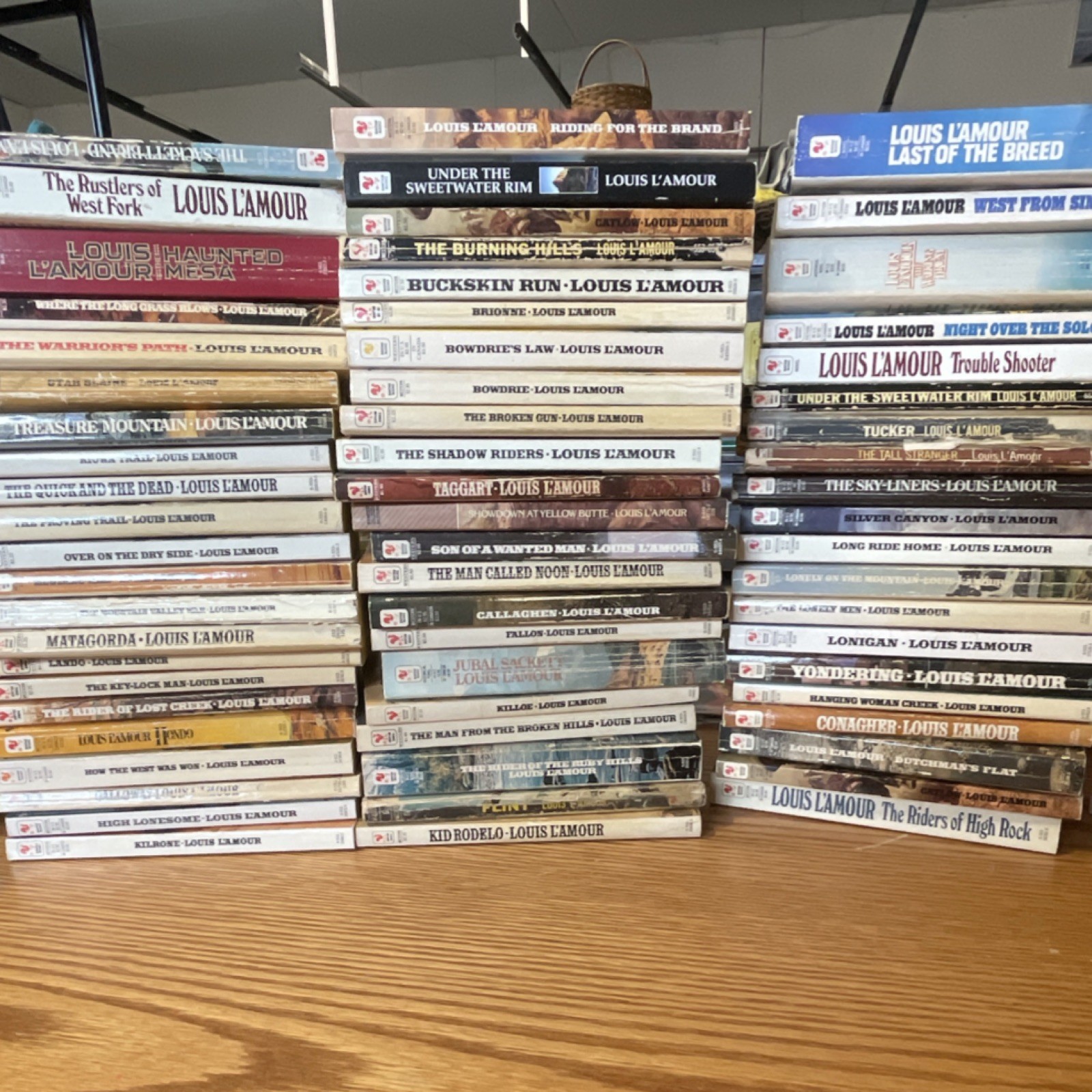 Louis L&rsquo;Amour Western Fiction Paperback Novel Book Lot – 60 + Titles – The West