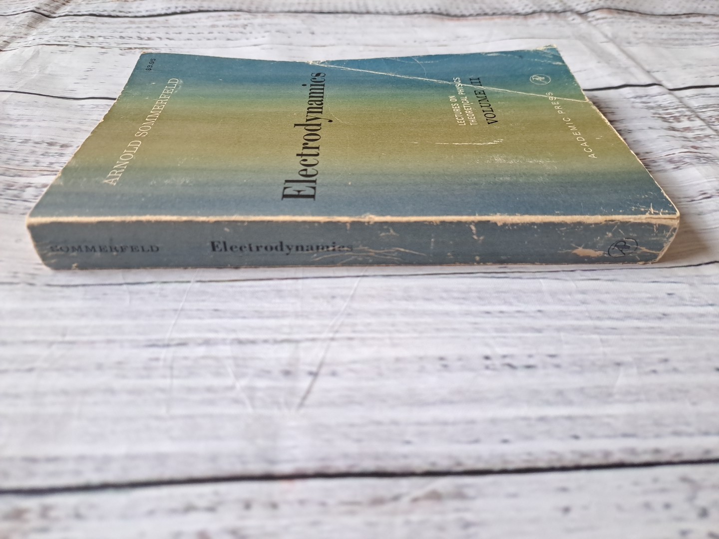 ELECTRODYNAMICS: LECTURES ON THEORETICAL PHYSICS: 3 By Arnold Sommerfeld