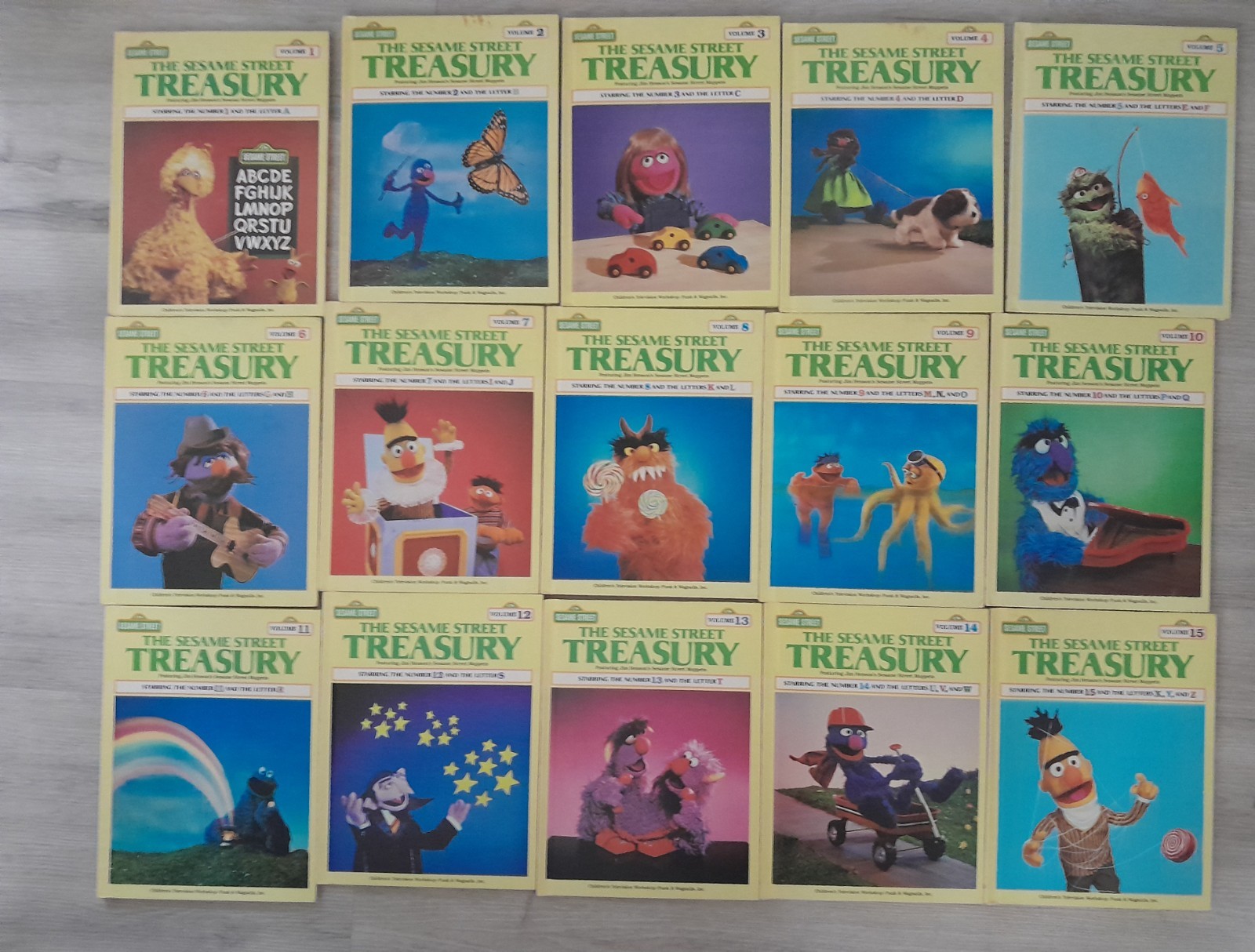 1983 « The Sesame Street Treasury » 15 Volume Complete Set