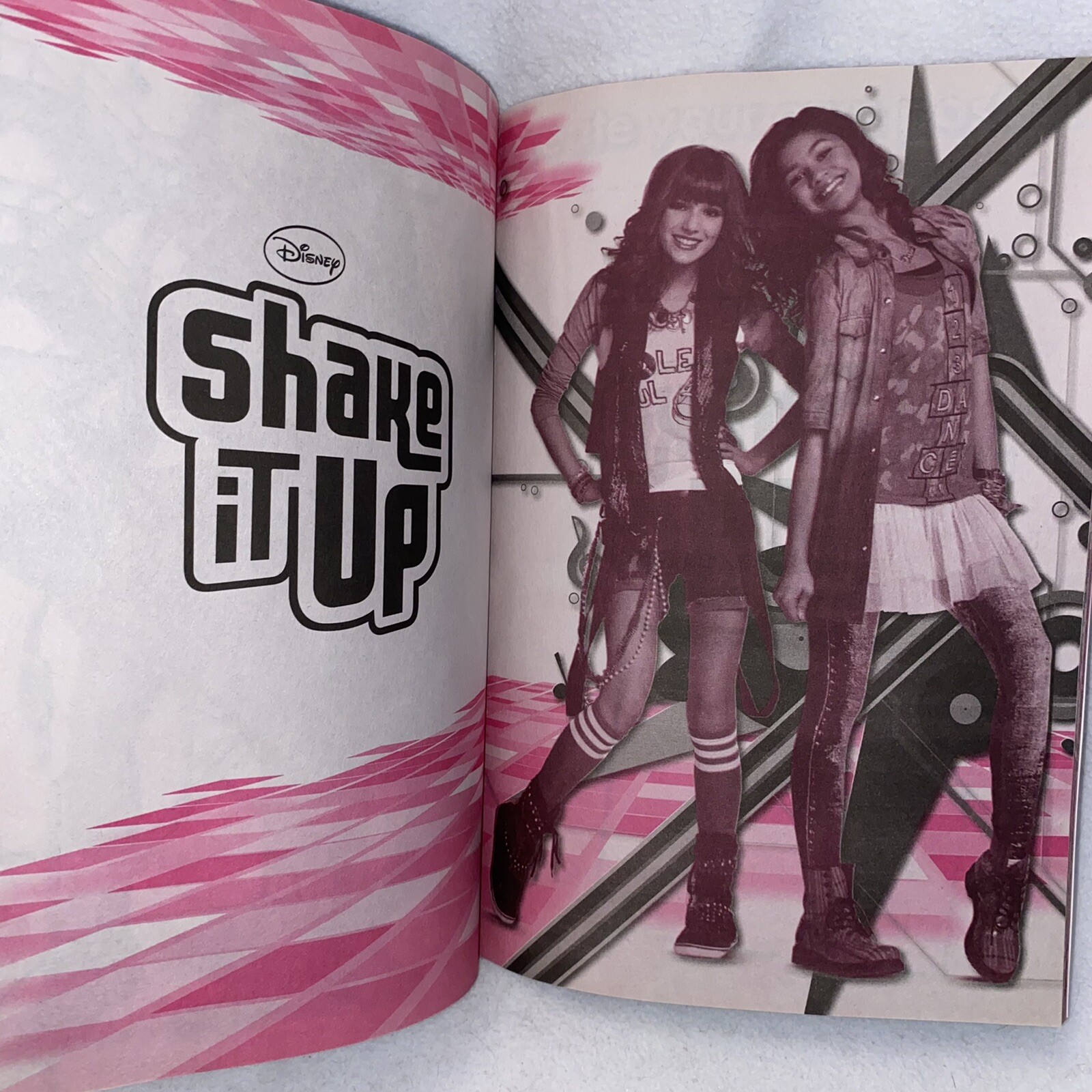 Disney Channel Shake it Up Dance Party Activity Book Zendaya Bella Thorne NEW