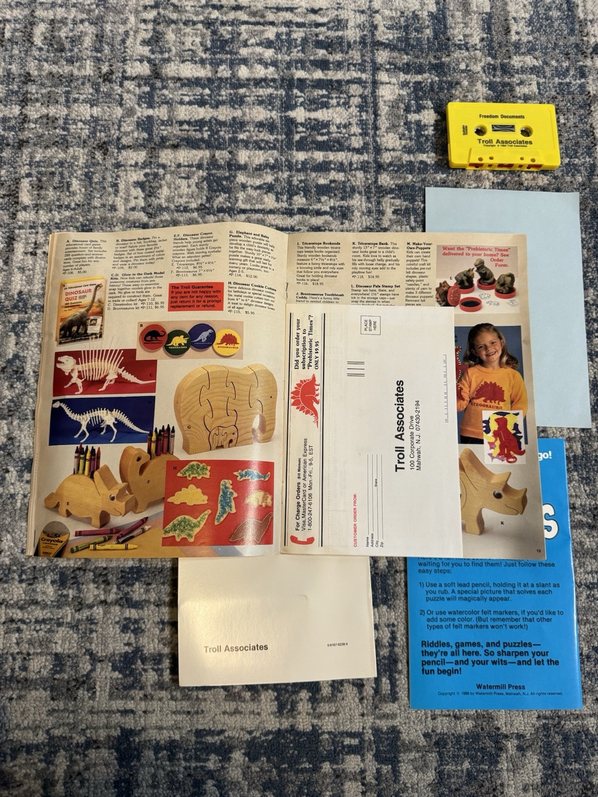 Vintage Scholastic 1980&rsquo;s TROLL BOOK CLUB Teacher FLYER BOOKLET BAG SET w/ Tape