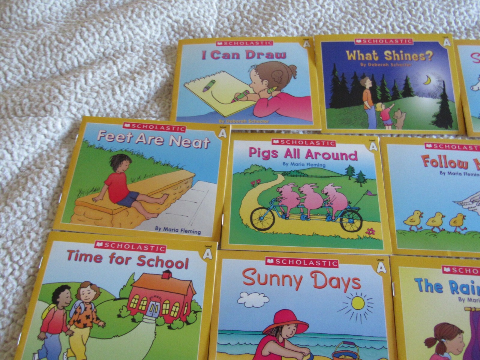 Lot 15-Little Leveled Readers-Scholastic-Maria Fleming-Deborah Schecter-Level A
