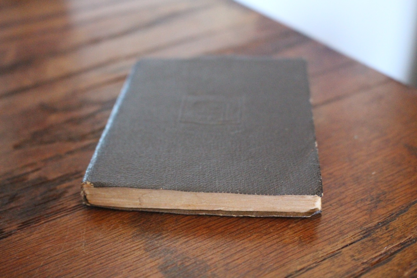 Little Leather Library – A CHRISTMAS CAROL Charles Dickens Antique Book 1920&rsquo;s