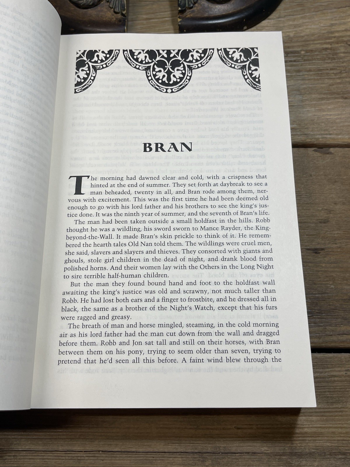 “A Game of Thrones” George R. R. Martin Trade Oversized PB Rare Jon Snow Cover