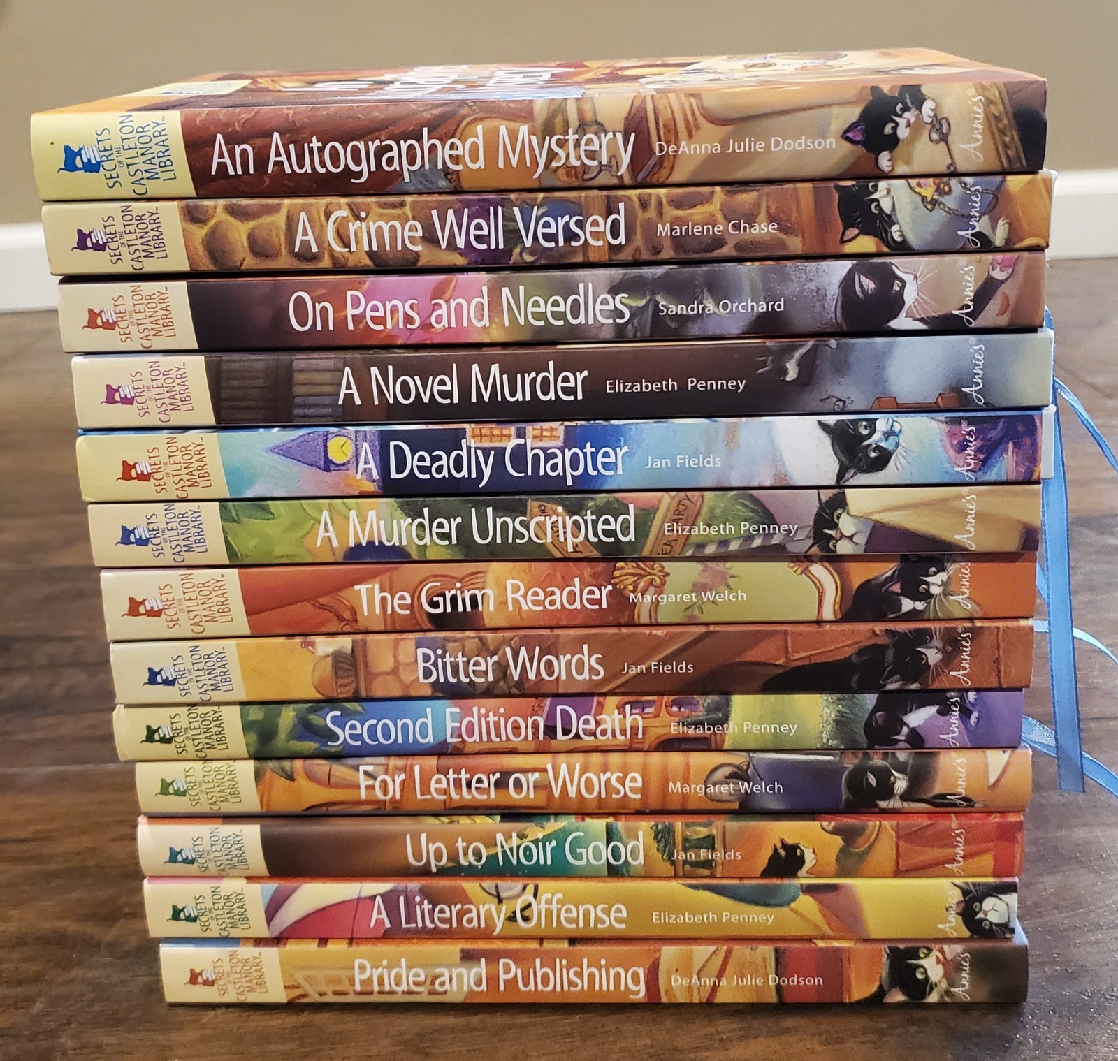 Secrets of the Castleton Manor Library Annie&rsquo;s Hardcover Book – Lot of 13