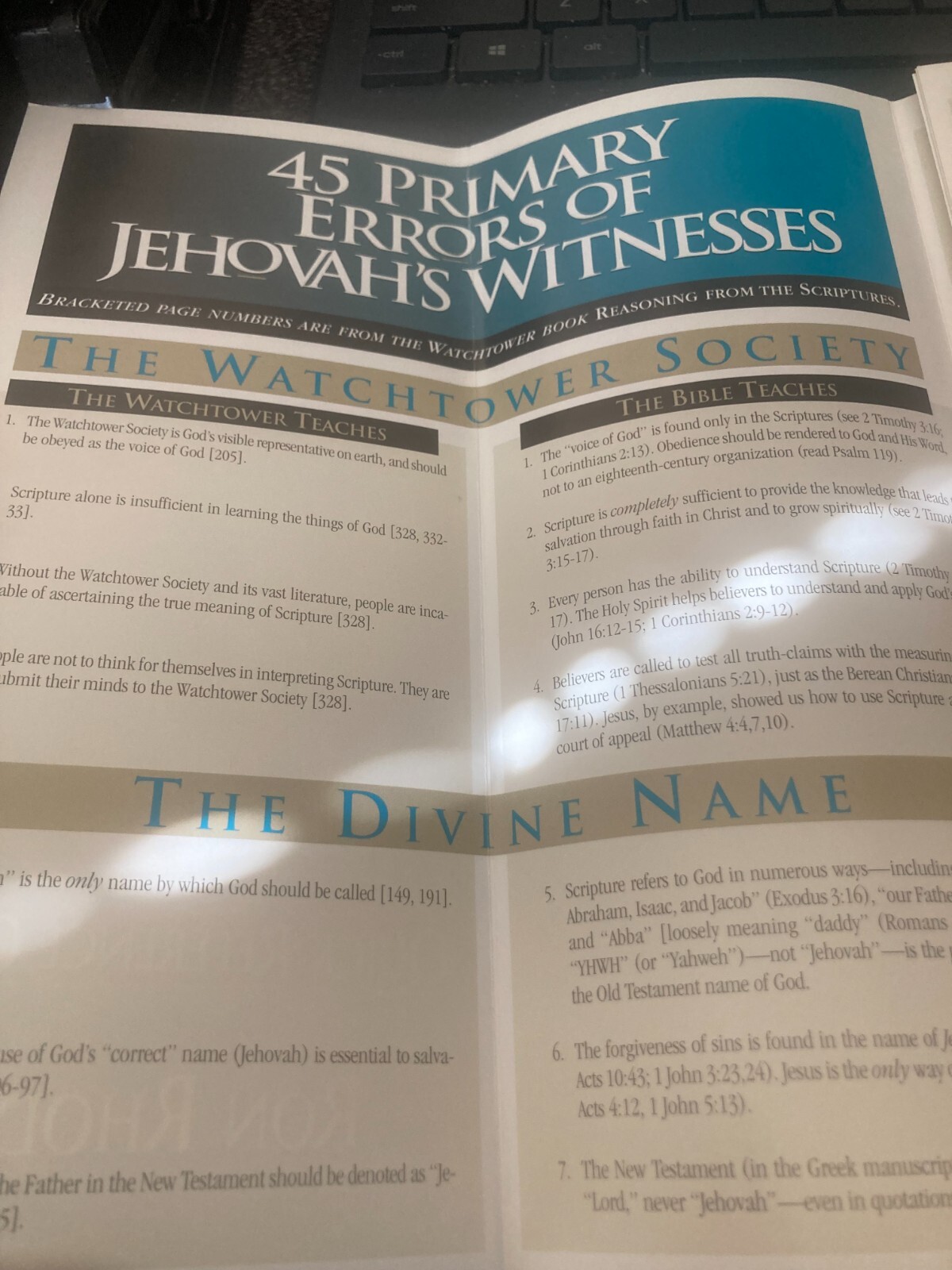 JEHOVAH&rsquo;S WITNESSES; WHAT YOU NEED TO KNOW QUICK REFERENCE GUIDE BOOKLET