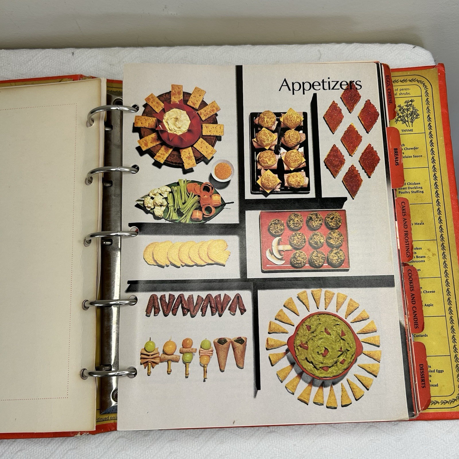 Betty Crocker&rsquo;s Cookbook 1974 Vintage 23rd Printing with 5 Ring Binder