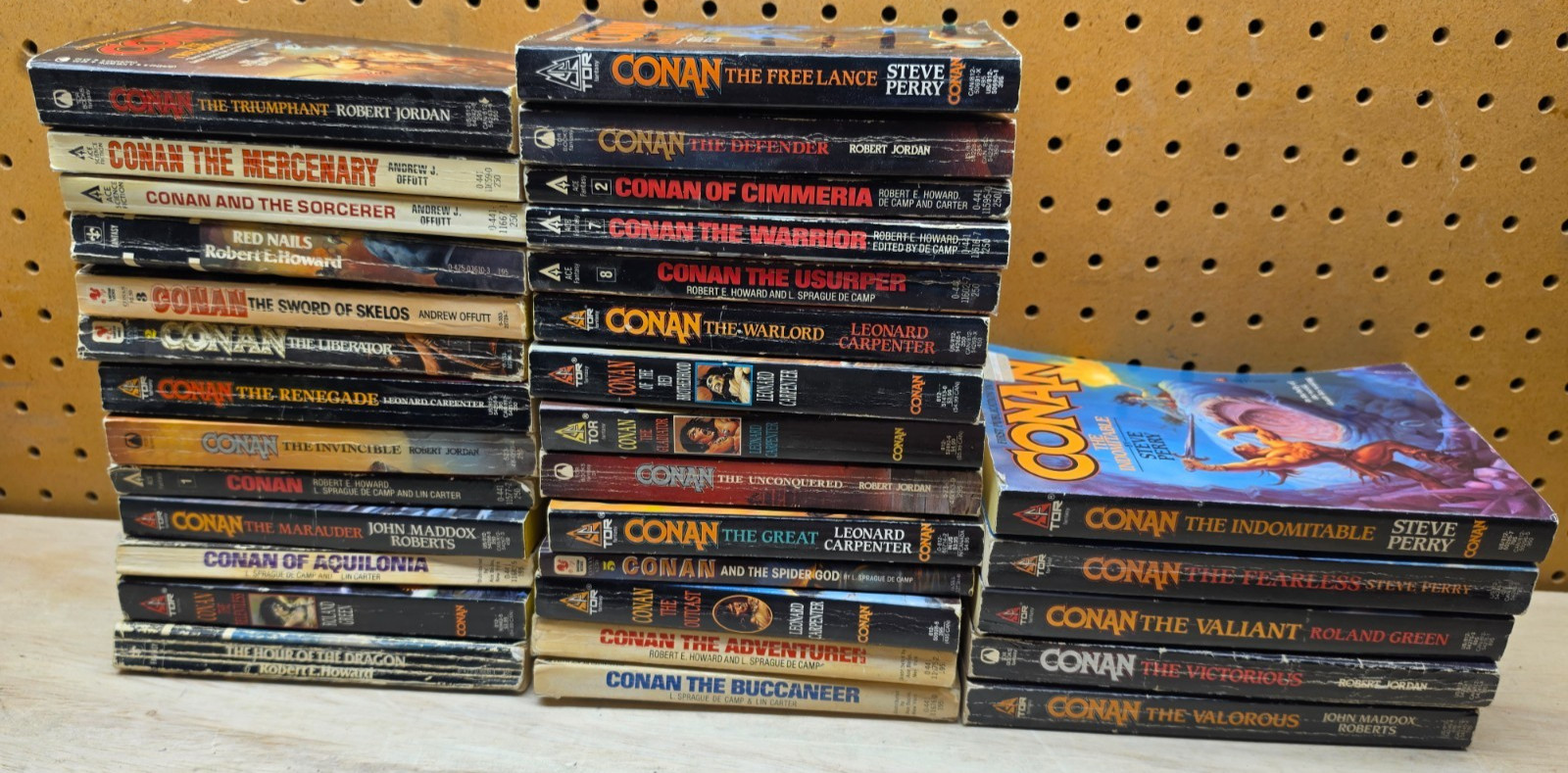 32 Vintage « CONAN the BARBARIAN » Book Lot Robert E Howard SHIPS NEXT DAY