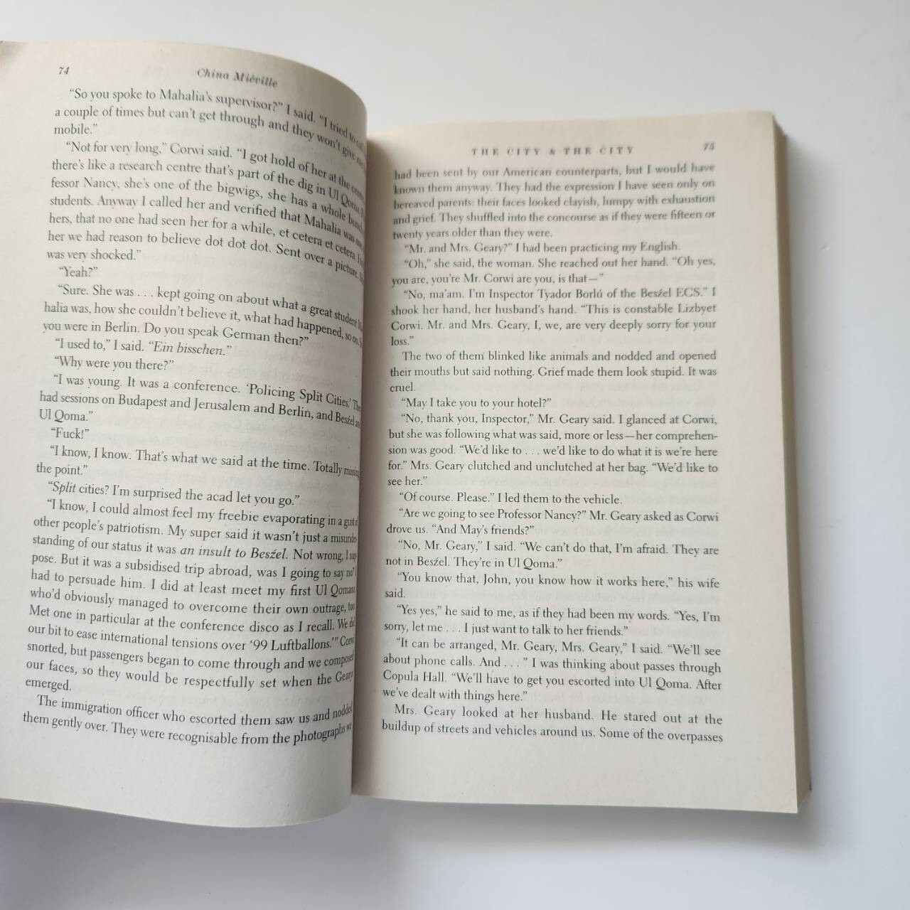 China Miéville « The City & The City » Paperback Book
