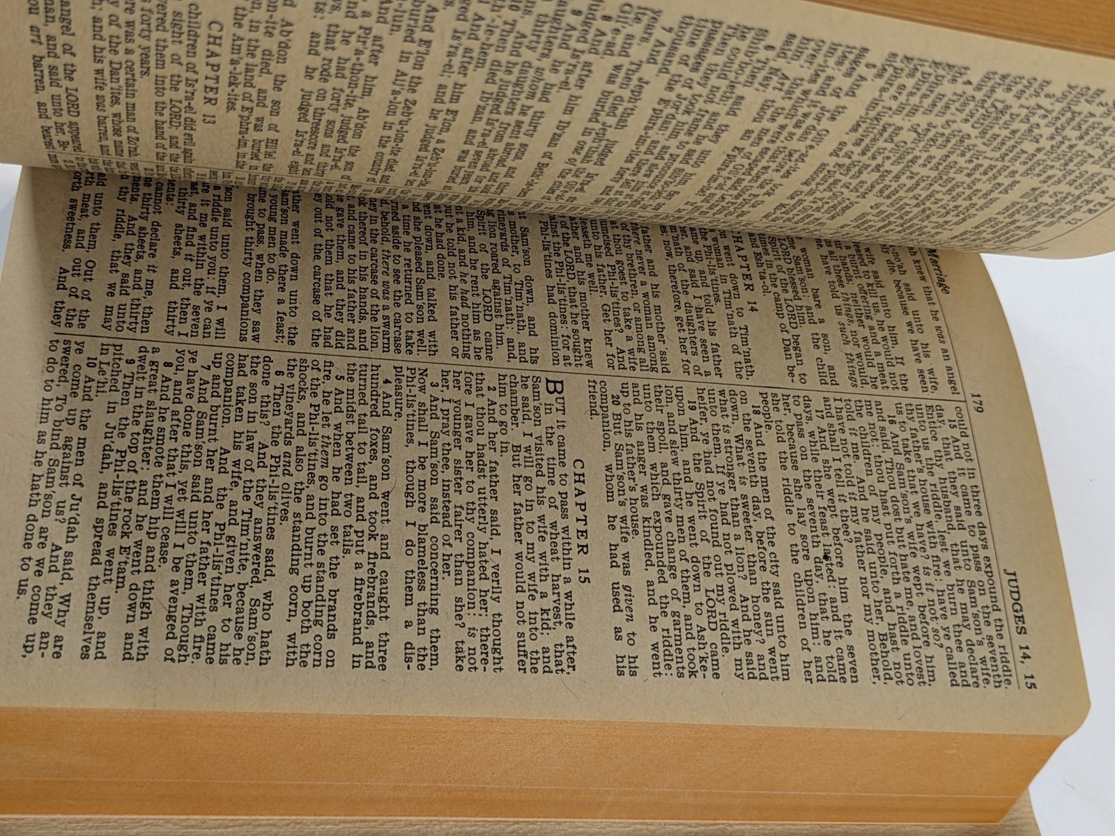 ✝️Holy Bible Self-Pronouncing Illustrated White Cover KJV World Publishing 70&rsquo;s?