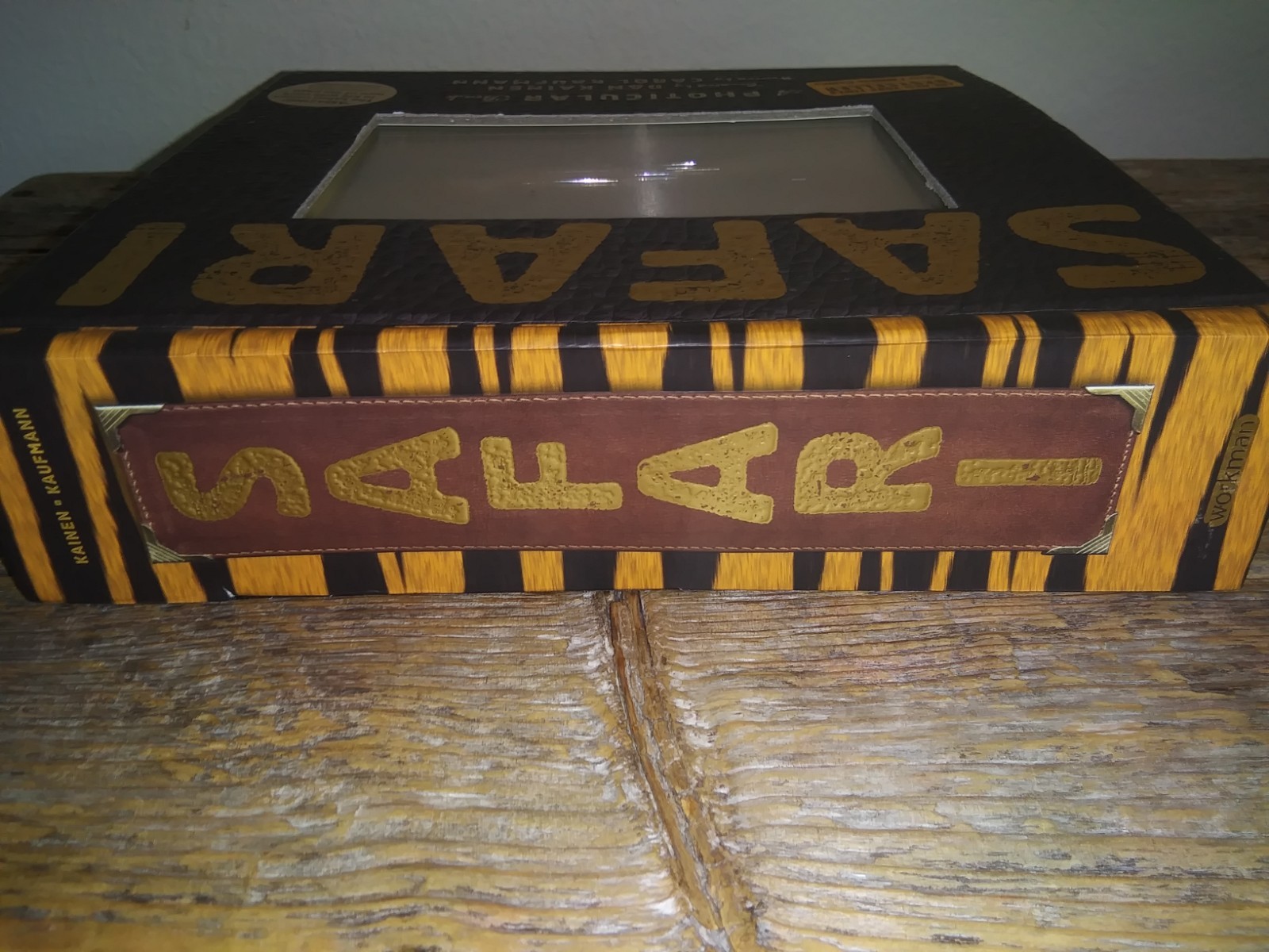 Safari: A Photicular Book – 3D Moving Pics of African Animals Educational Guide