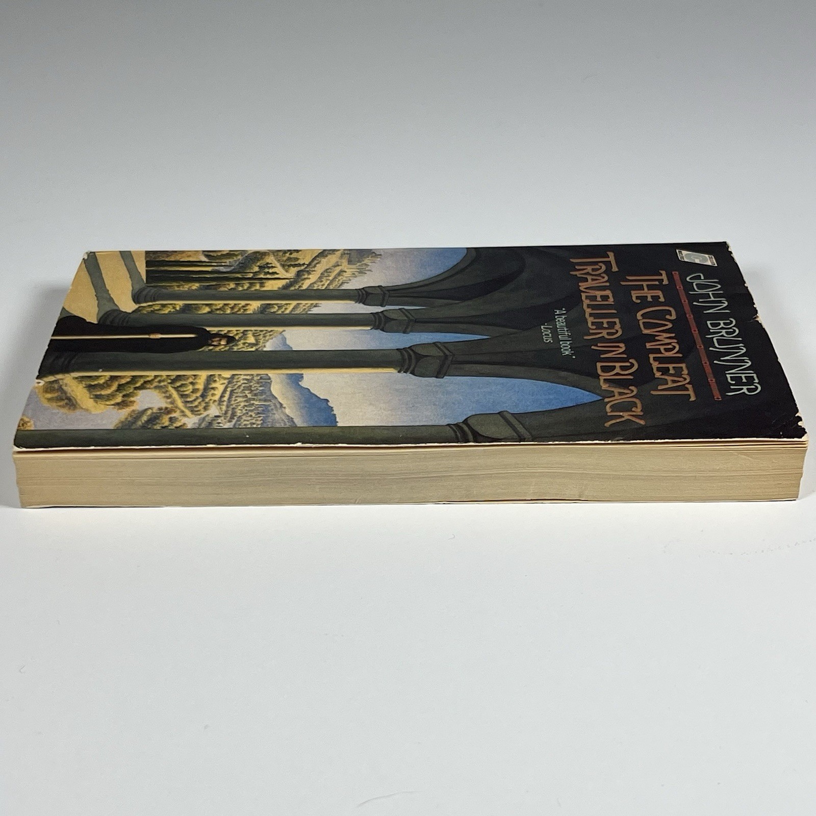 The Compleat Traveler in Black By John Brunner, Collier Books 1989, Paperback